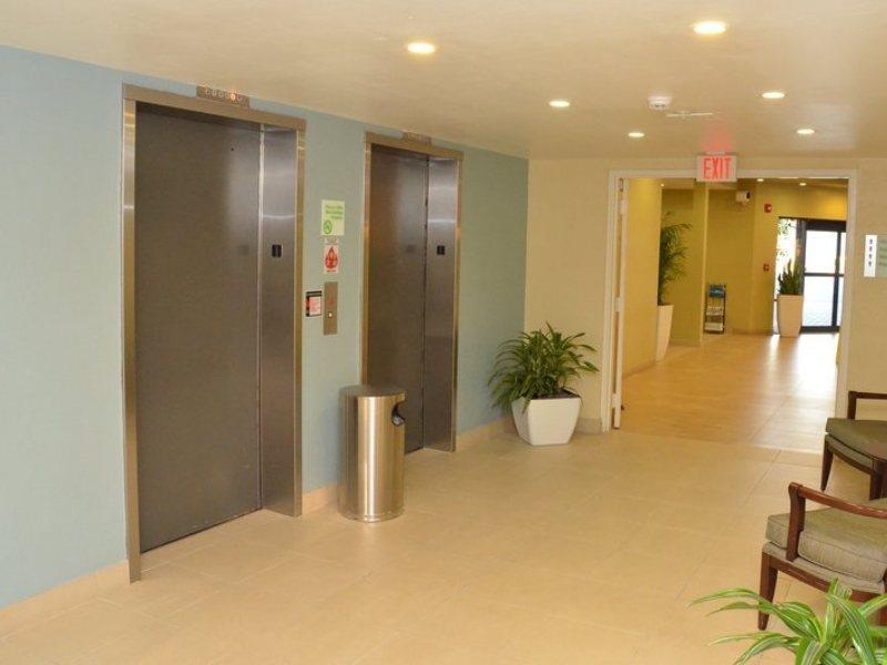 Holiday Inn - Fort Myers - Downtown Area By Ihg Экстерьер фото